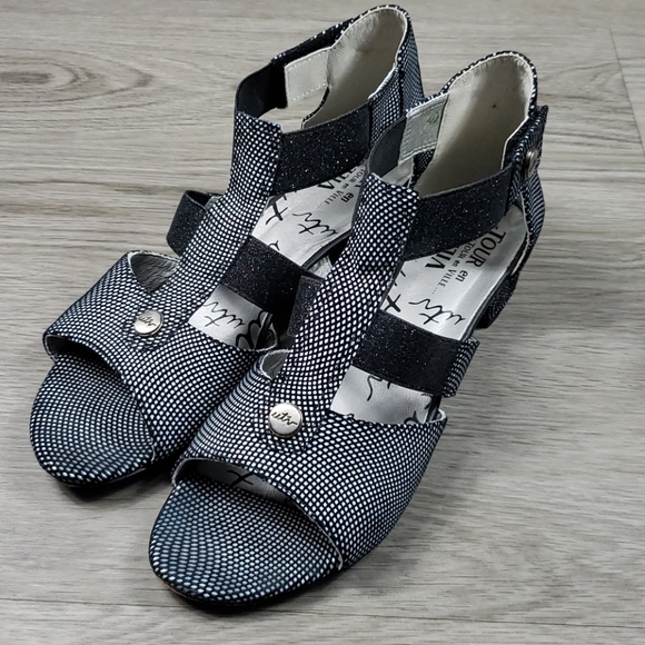 Un Tour En Ville  Sandals sz 40 - Picture 2 of 14